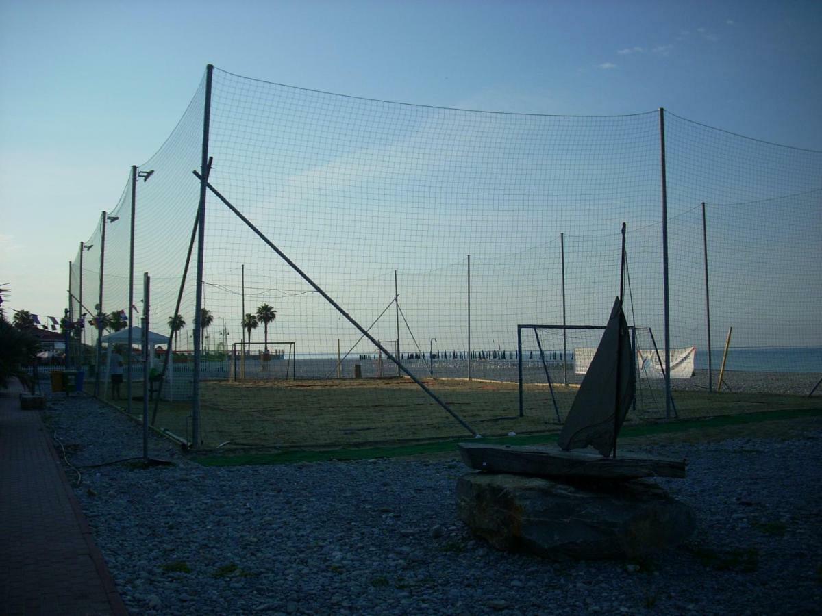 Appartamento Al Mare Di 文蒂米利亚 外观 照片